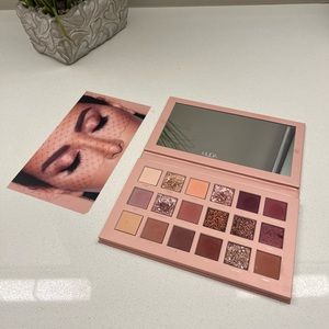 Huda Beauty New Nude Eyeshadow Palette